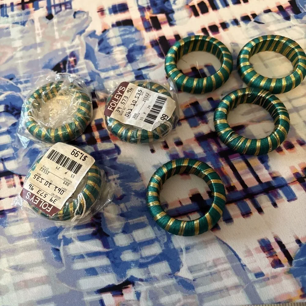 New Foleys Set Of 7‎ Napkin Rings Green & Gold Thread Design